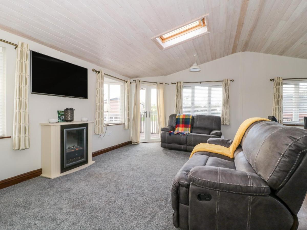 Oakwood Lodge York Buitenkant foto