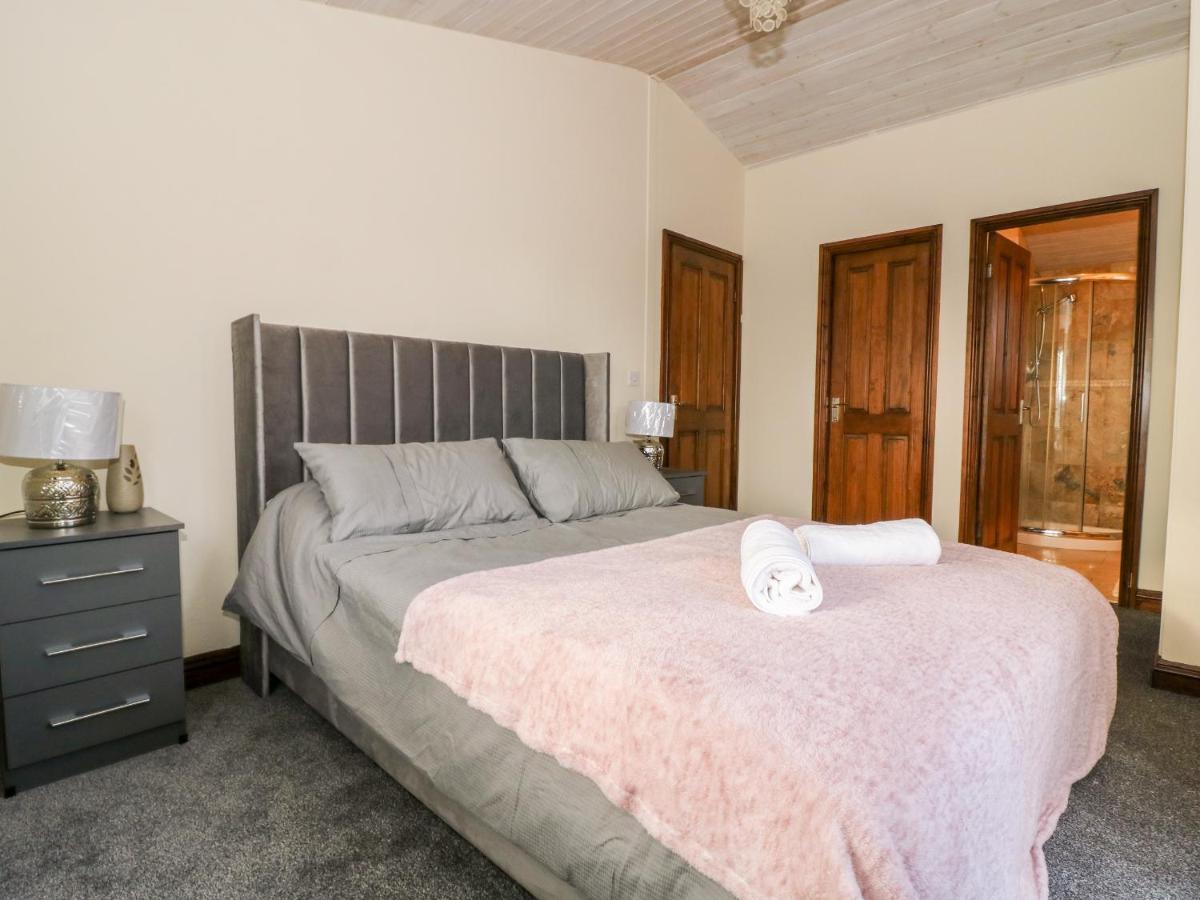 Oakwood Lodge York Buitenkant foto