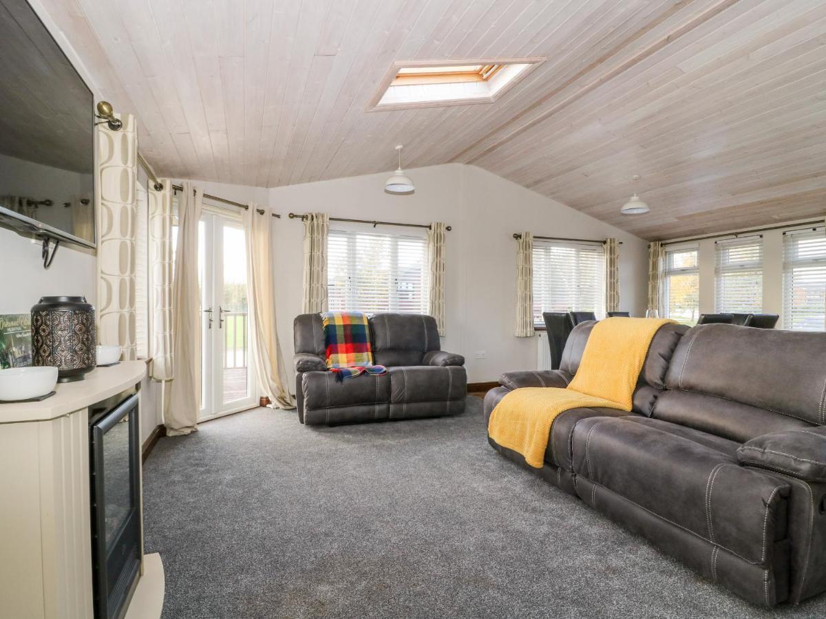 Oakwood Lodge York Buitenkant foto
